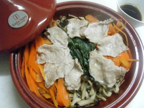 野菜と豚肉の蒸し鍋～ポン酢を添えて