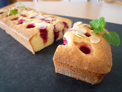 ラズベリーのホワイトチョコレートケーキ