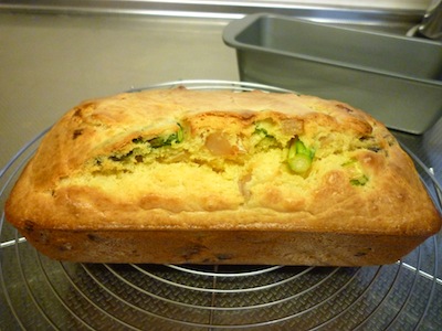 型から取り出す