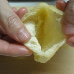 袋を広げる