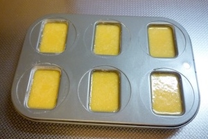 型に生地を流す