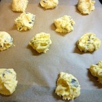 生地をスプーンで乗せる