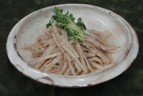 大根の梅肉ドあッシング和え