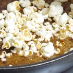 ポップコーンを入れる